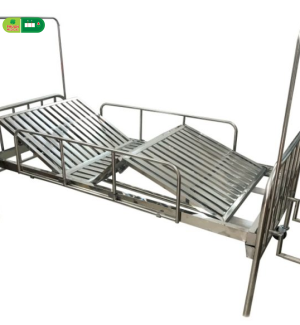 Giường 2 tay quay Inox 201 vạc hộp có thanh chắn, bánh xe và bô vệ sinh 