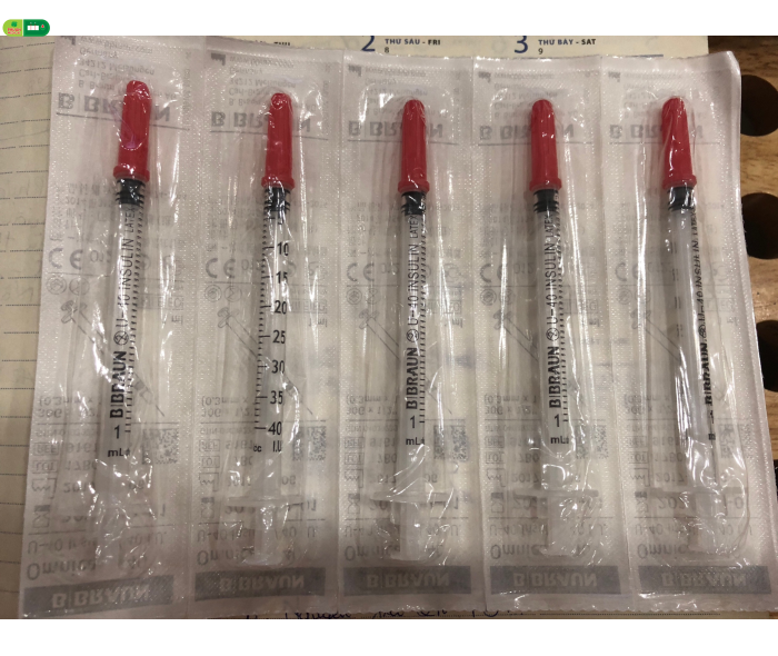 Bơm Tiêm Insulin 40 IU